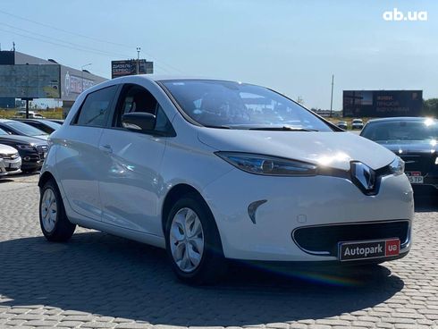 Renault Zoe 2015 белый - фото 12
