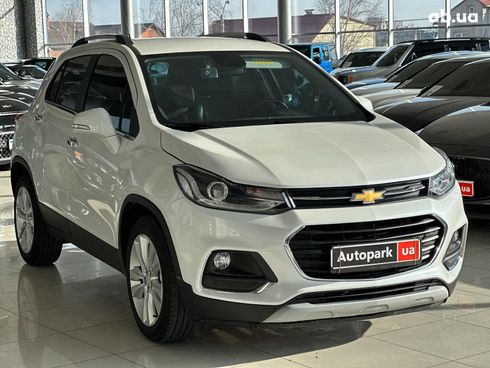 Chevrolet Trax 2017 белый - фото 3
