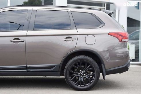Mitsubishi Outlander 2017 - фото 28