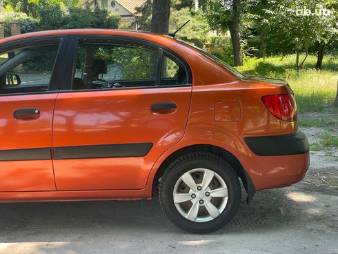 Kia Rio 2008 оранжевый - фото 10