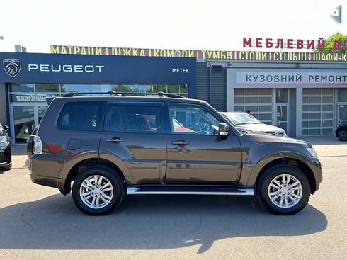Mitsubishi Pajero Wagon 2018 - фото 9