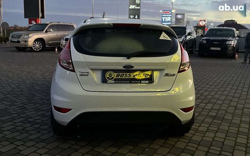 Ford Fiesta 2016 - фото 6