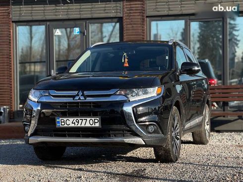 Mitsubishi Outlander 2019 - фото 3