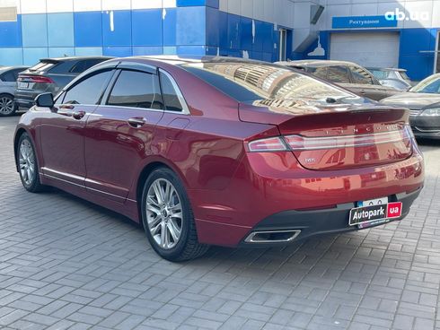 Lincoln MKZ 2013 красный - фото 7