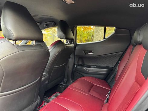 Toyota C-HR 2019 белый - фото 26