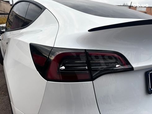 Tesla Model Y 2024 белый - фото 29