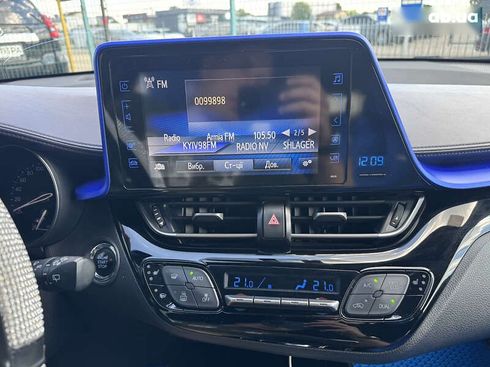 Toyota C-HR 2017 - фото 22