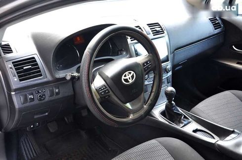 Toyota Avensis 2011 - фото 16