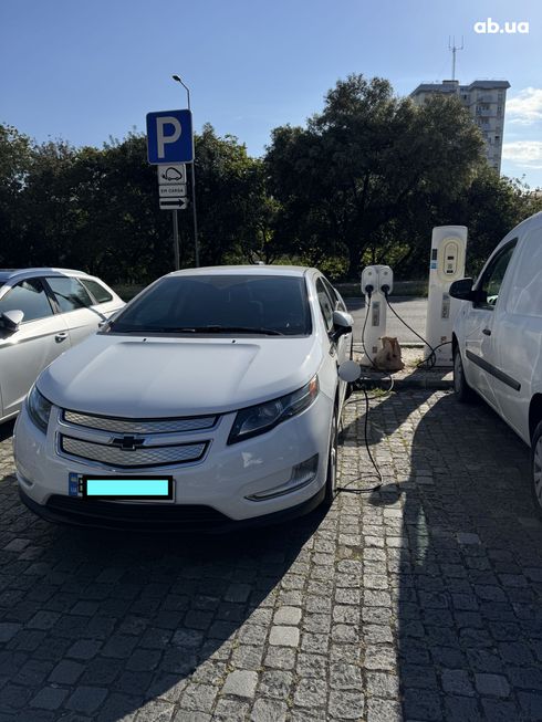 Chevrolet Volt 2014 белый - фото 5