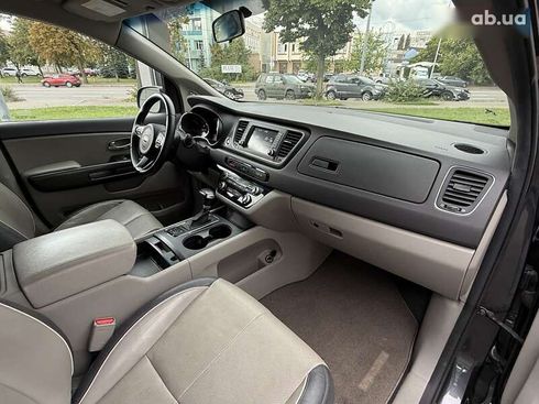 Kia Sedona 2017 - фото 12