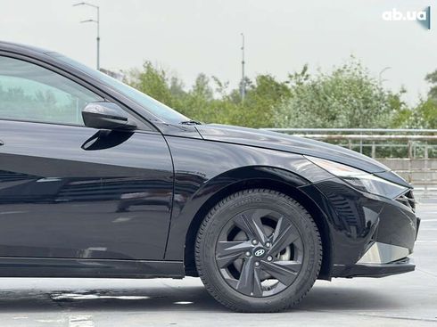 Hyundai Elantra 2021 - фото 17