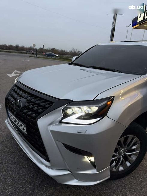 Lexus GX 2019 - фото 23
