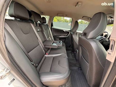Volvo XC60 2017 - фото 27