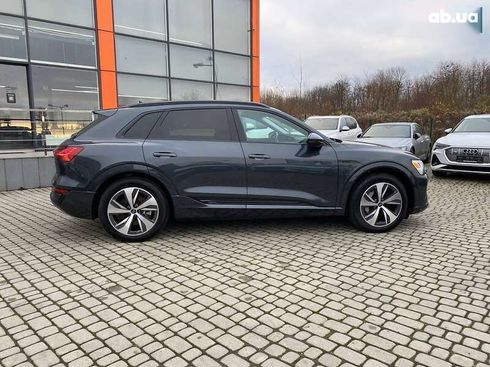 Audi Q8 e-tron 2023 - фото 8
