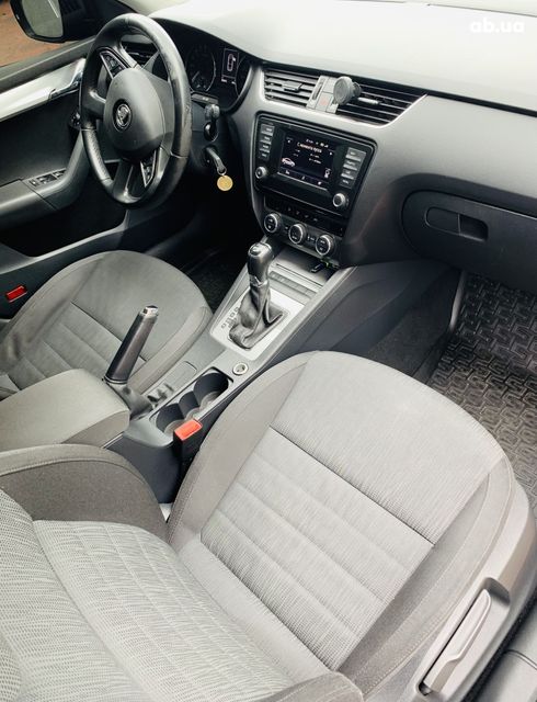 Skoda Octavia 2015 серый - фото 16
