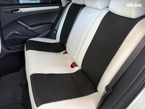 Volkswagen Passat 2016 белый - фото 8