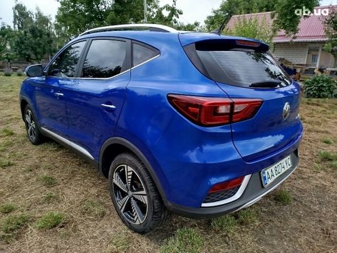 MG ZS EV 2020 синий - фото 5