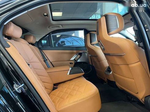 BMW i7 2023 - фото 15