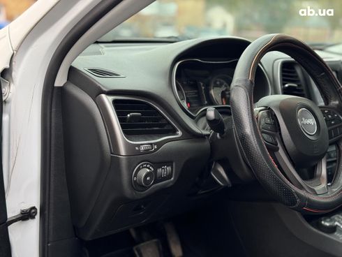 Jeep Cherokee 2018 белый - фото 21