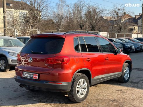 Volkswagen Tiguan 2015 красный - фото 5