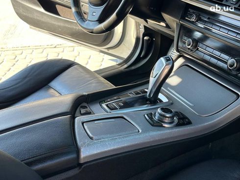 BMW 5 серия 2013 белый - фото 13