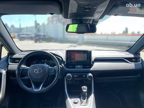 Toyota RAV4 2020 - фото 25
