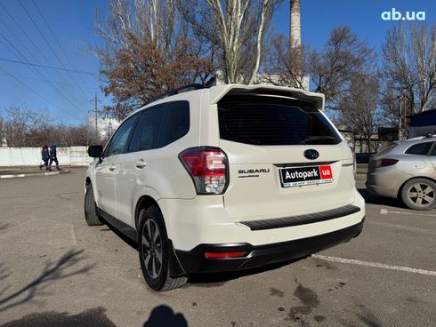 Subaru Forester 2018 белый - фото 3