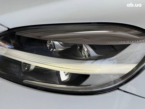 Volvo V40 2018 белый - фото 10