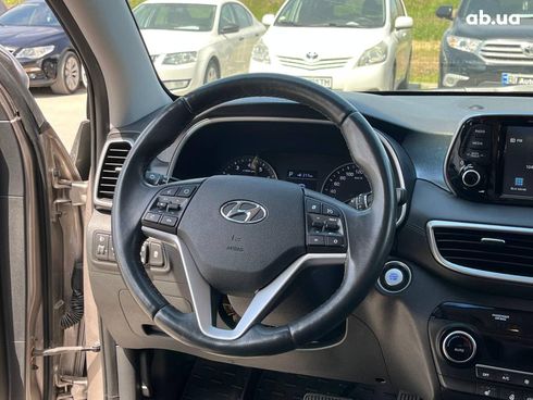 Hyundai Tucson 2018 бежевый - фото 26
