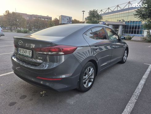 Hyundai Elantra 2016 серый - фото 2
