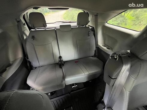 Toyota Sienna 2023 белый - фото 125