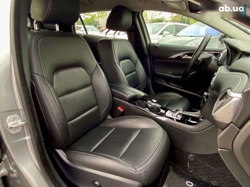 Infiniti QX30 2017 - фото 18