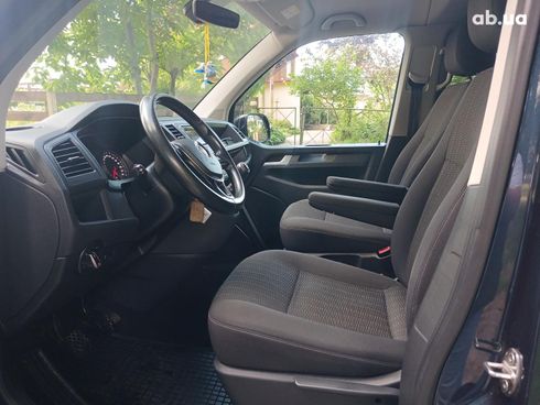 Volkswagen Caravelle 2017 синий - фото 10