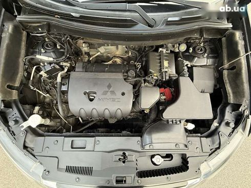 Mitsubishi Outlander 2019 - фото 26