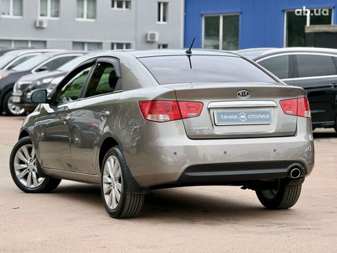 Kia Cerato 2011 серый - фото 5