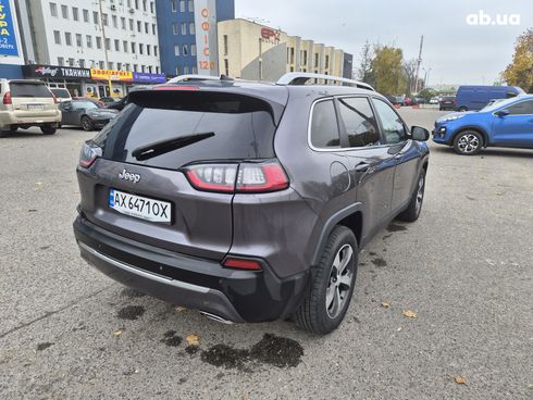 Jeep Cherokee 2018 серый - фото 20