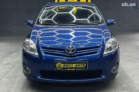 Toyota Auris 2011 - фото 2