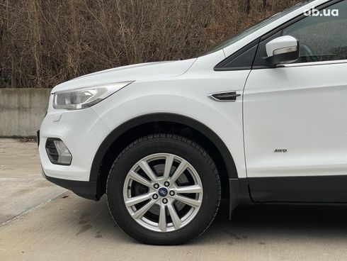 Ford Kuga 2017 белый - фото 15