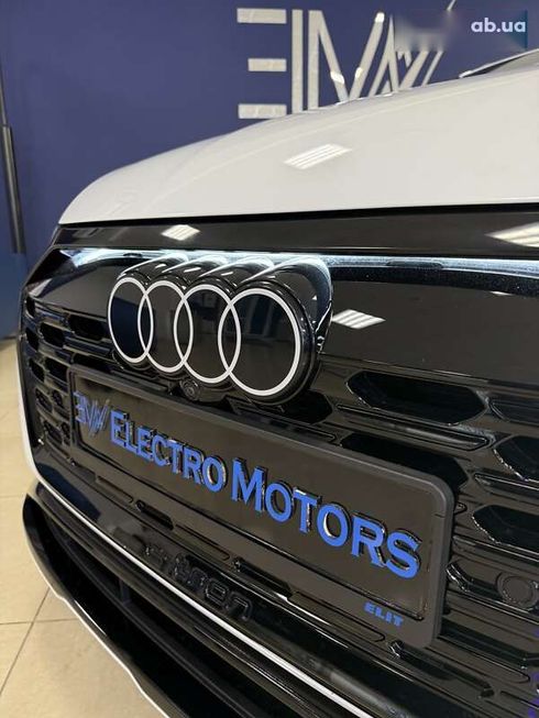 Audi SQ8 e-tron 2023 - фото 13