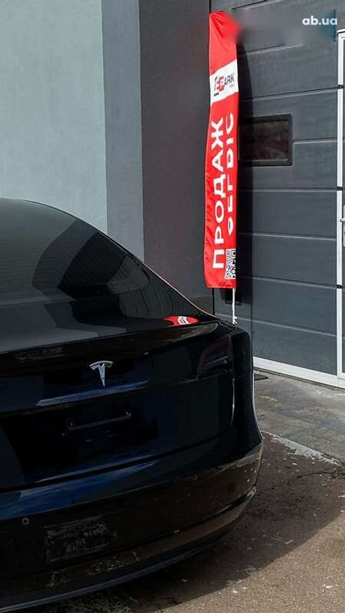 Tesla Model 3 2022 - фото 8