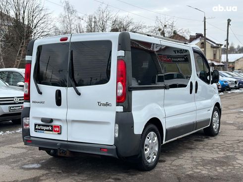 Renault Trafic 2010 белый - фото 10