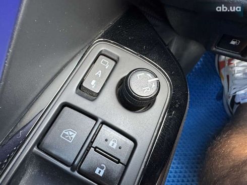 Toyota C-HR 2017 - фото 27
