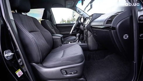 Toyota Land Cruiser Prado 2019 - фото 6