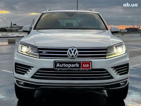 Volkswagen Touareg 2016 белый - фото 51