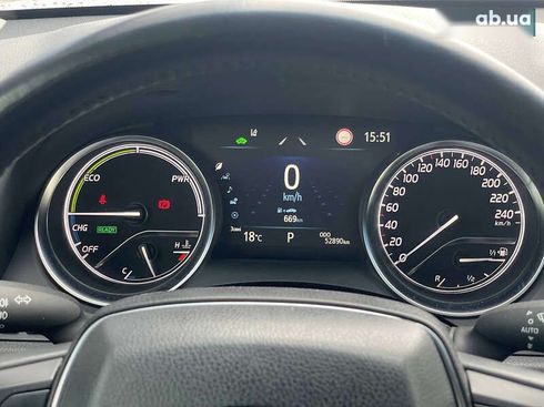 Toyota Camry 2021 - фото 12