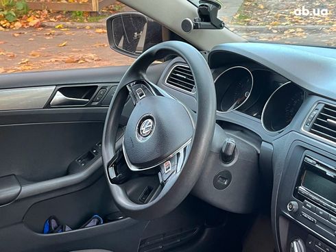 Volkswagen Jetta 2015 черный - фото 16