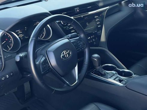 Toyota Camry 2019 - фото 17