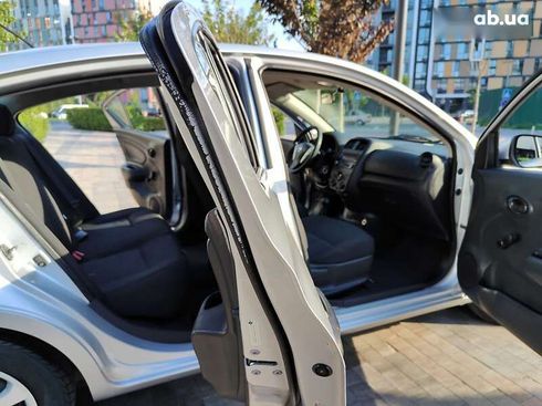 Nissan Versa 2016 - фото 22