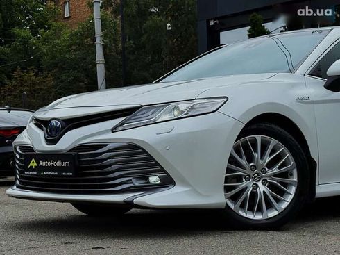 Toyota Camry 2020 - фото 6