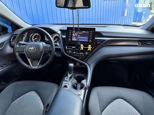 Toyota Camry 2021 - фото 28